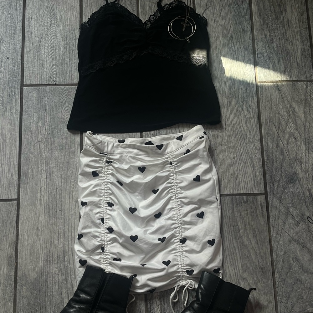 Cute pencil like skirt size M🐼🤍🖤